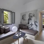 9 Muses Santorini Perivolos (Santorini)