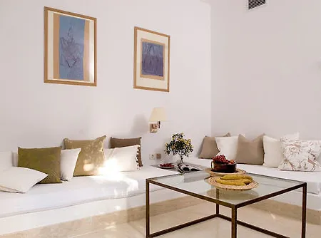 Hotel 9 Muses Santorini 5*