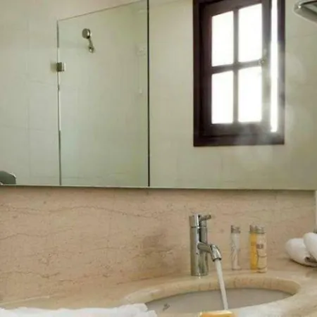 9 Muses Santorini Hotell 5*