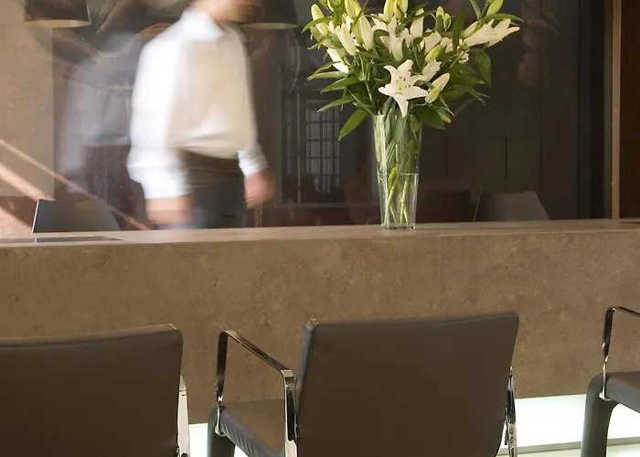 9 Muses Santorini Perivolos (Santorini)