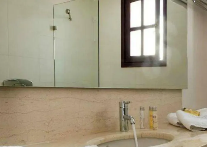 9 Muses Santorini Hotel 5*