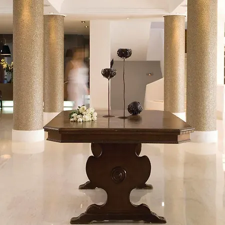 9 Muses Santorini 酒店 5*