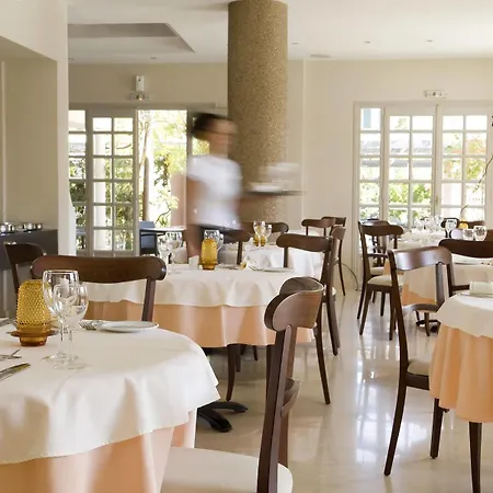 9 Muses Santorini 酒店 佩里沃罗