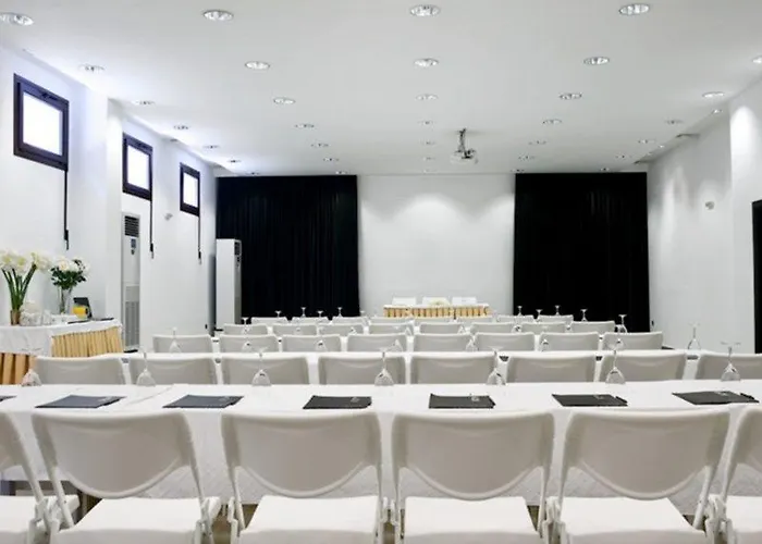 9 Muses Santorini 5* Perivolos (Santorini)