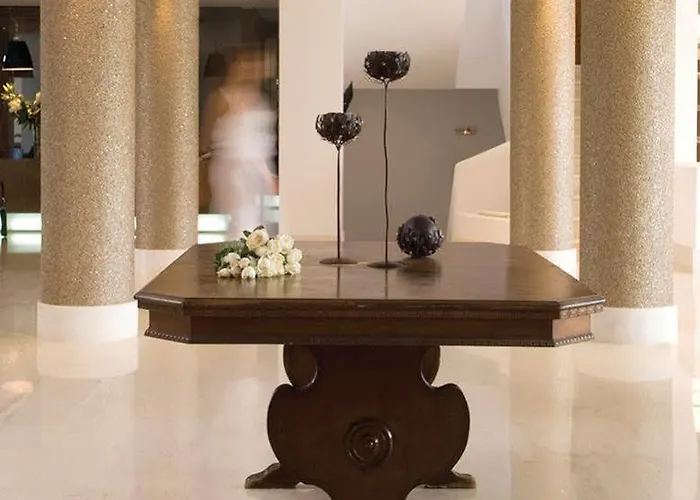 9 Muses Santorini Hotell 5*