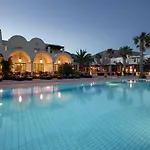 Hotel 9 Muses Santorini 5*